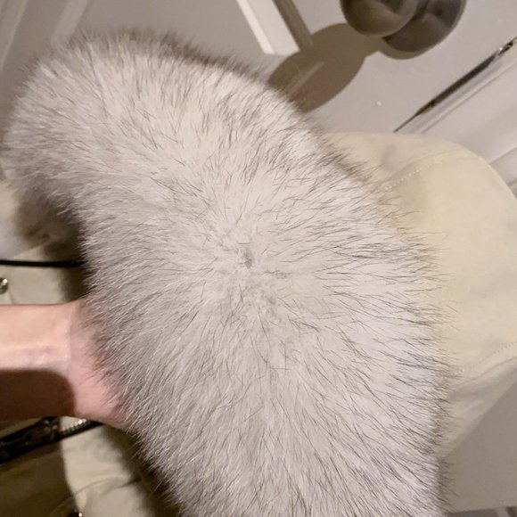 Authentic Moose Knuckles Debbie Bomber Jacket with Big Fox Fur, New w/ Tag! - Picture 9 of 13